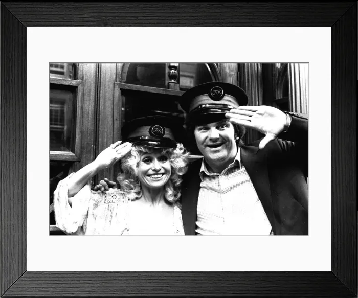 Framed Print : Carry-on actress Barbara Windsor with local comedian Spike Rawlings outside the Threatre Framed Print : Carry-on actress Barbara Windsor with local comedian Spike Rawlings outside the Threatre