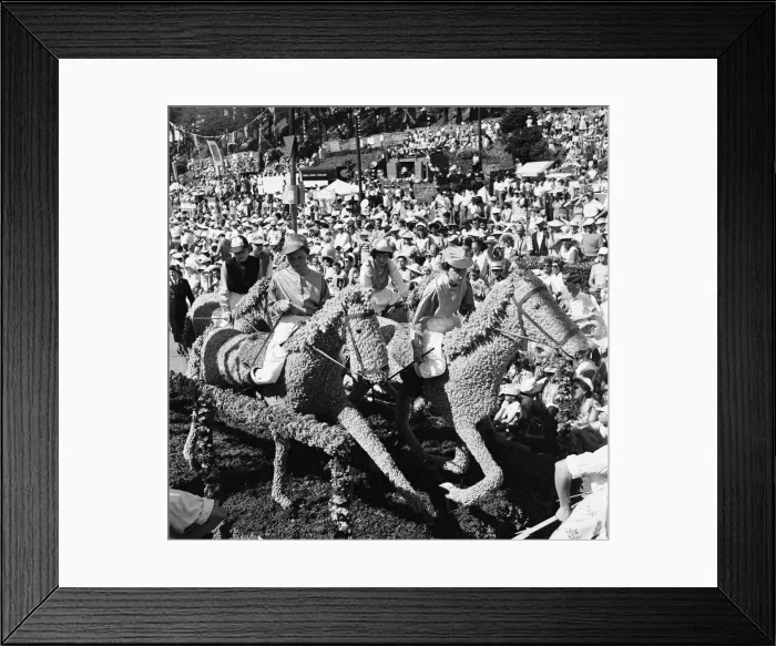Framed Print : The annual Battle of Flowers carnival held on the Channel Island of Jersey