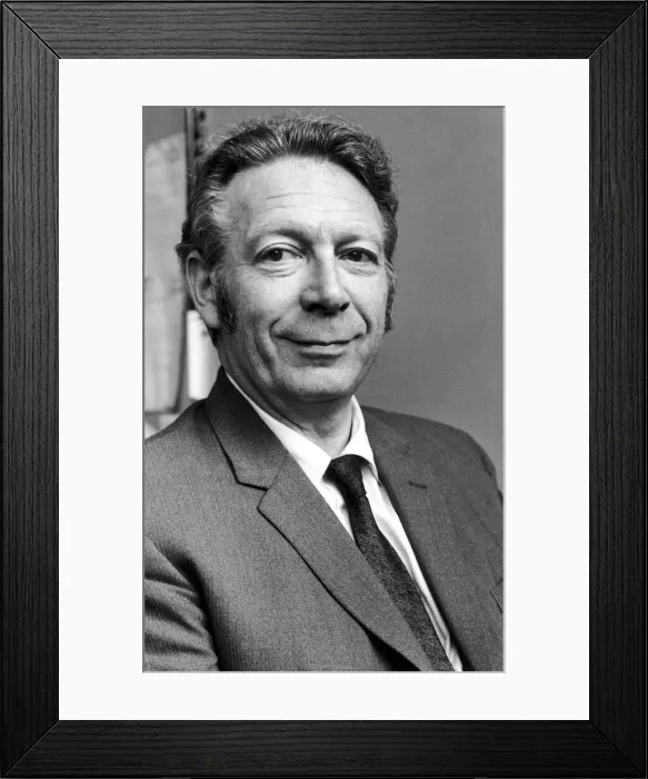 Framed Print : Geoffrey Goodman, Daily Mirror Industrial Correspondant. 17th August 1971 Framed Print : Geoffrey Goodman, Daily Mirror Industrial Correspondant. 17th August 1971