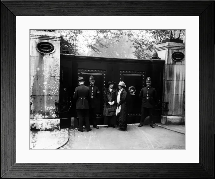 Framed Print : These two suffragettes make their protest on the Duke of Lansdowne