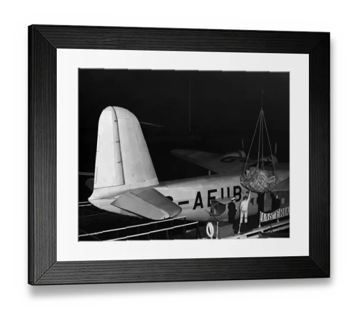 Framed Print : Series of images for Daily Herald Feature flight to Australia