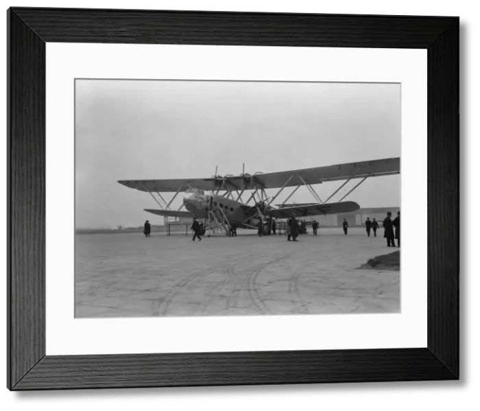 Framed Print : The Imperial Airways Handley Page H. P. 45 airliner Helena sit on the apron of Croydon Framed Print : The Imperial Airways Handley Page H. P. 45 airliner Helena sit on the apron of Croydon