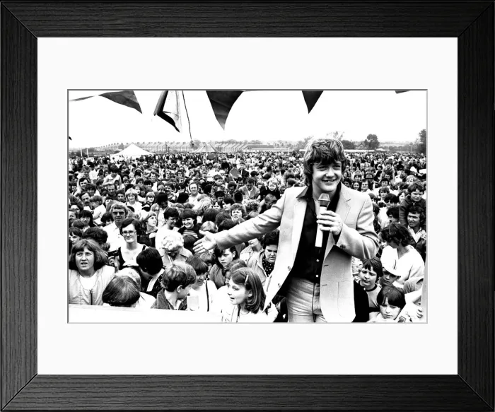 Framed Print : Swap-shop star Keith Chegwin entertained the crowd at the YMCA gala event at Herrington Framed Print : Swap-shop star Keith Chegwin entertained the crowd at the YMCA gala event at Herrington