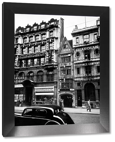 Fleet Street, The Cock Tavern. Circa 1935