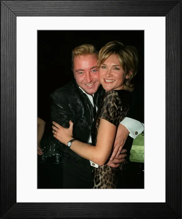 Framed Print : Michael Flatley Dancer March 98 With arms round tv prsenter Anthea Turner Framed Print : Michael Flatley Dancer March 98 With arms round tv prsenter Anthea Turner