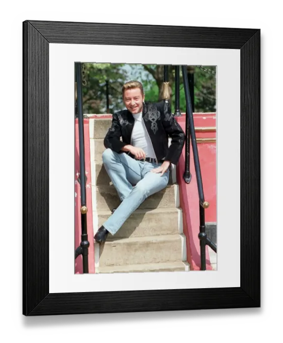 Framed Print : MICHAEL FLATLEY IN HYDE PARK MAY 1998 THE VENUNE FOR HIS LAST PERFORMANCE OF LORD Framed Print : MICHAEL FLATLEY IN HYDE PARK MAY 1998 THE VENUNE FOR HIS LAST PERFORMANCE OF LORD