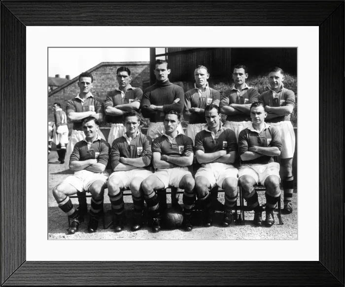 Framed Print : Birmingham City team line up, 16th September 1948. Back row: Green, Duckhouse, Merrick Framed Print : Birmingham City team line up, 16th September 1948. Back row: Green, Duckhouse, Merrick