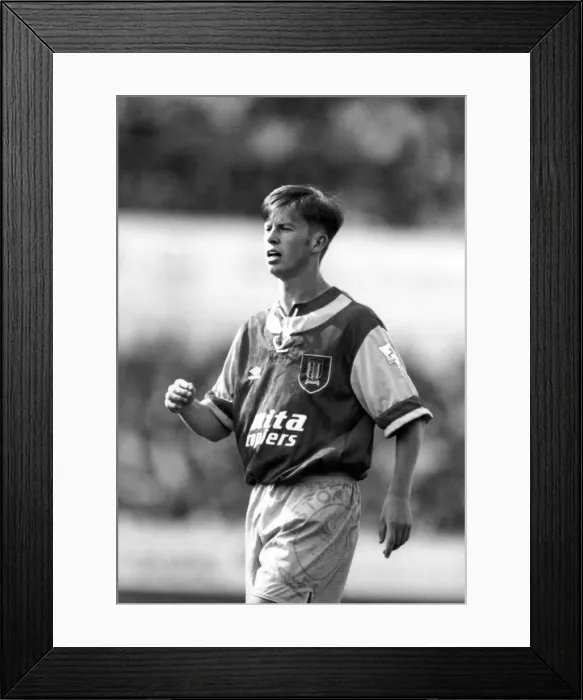 Framed Print : Steve Froggatt, Aston Villa Football Player, Winger, 1991 - 1994, 35 appearances, 2 goals