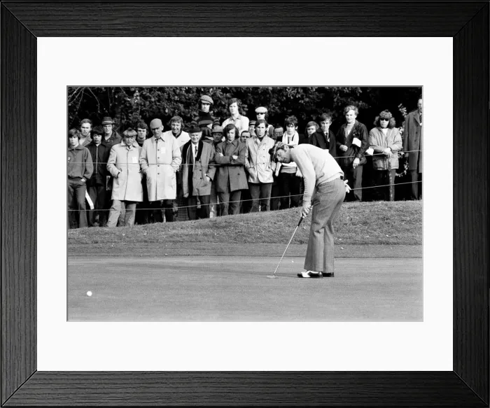 Framed Print : Graham Marsh playing golf in the Piccadilly World Match Play Championship, which he lost Framed Print : Graham Marsh playing golf in the Piccadilly World Match Play Championship, which he lost