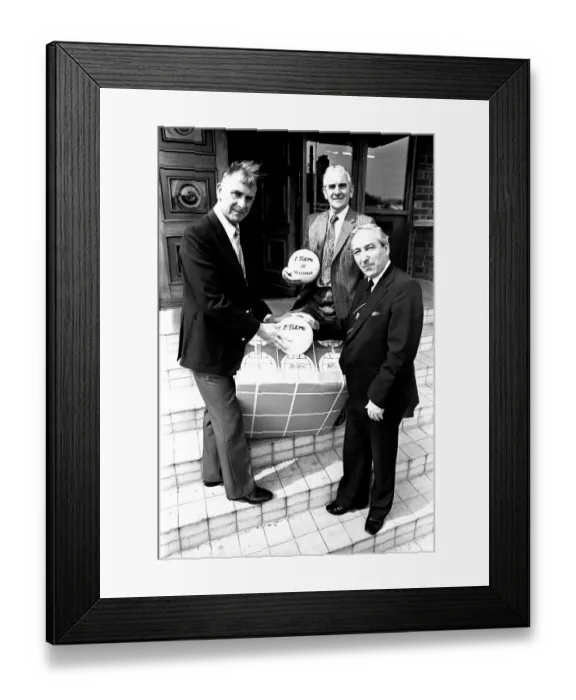 Framed Print : Jackie Milburn, Jim Turney, chairman of Turney-Wylde and vice chairman of Blyth Spartans