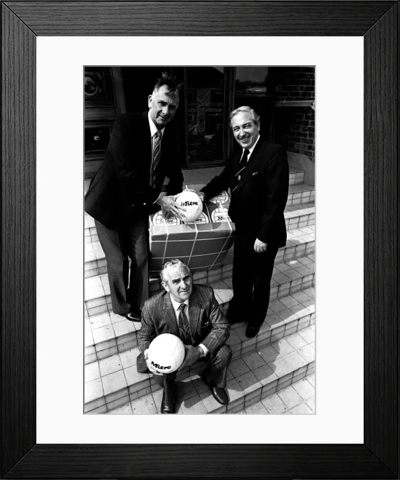 Framed Print : Jackie Milburn, Jim Turney, chairman of Turney-Wylde and vice chairman of Blyth Spartans