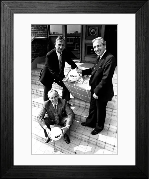 Framed Print : Jackie Milburn, Jim Turney, chairman of Turney-Wylde and vice chairman of Blyth Spartans