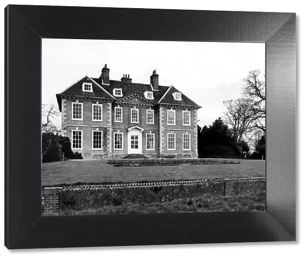 Alveston House in Alveston village near Stratford. It was sold in 1810 for iAY£39