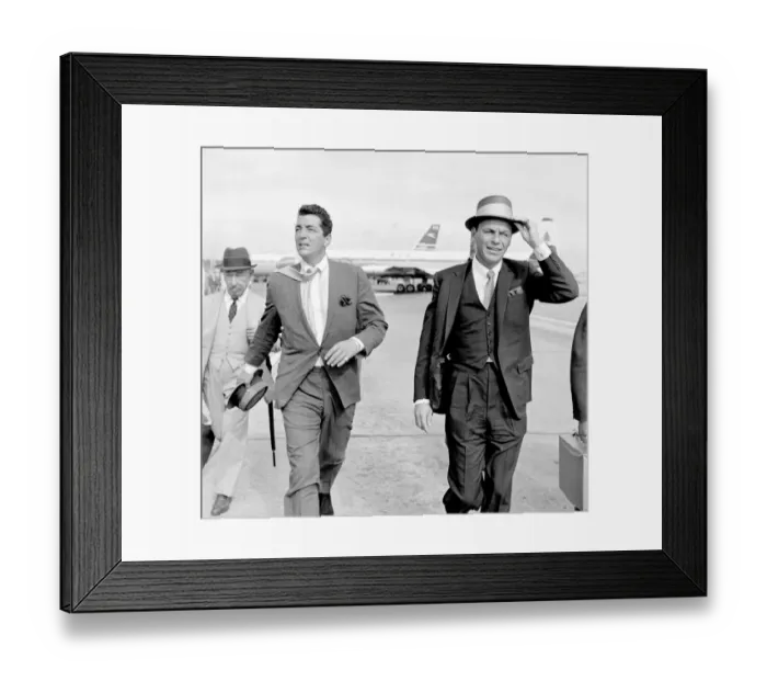 Framed Print : American musician and screen legend Frank Sinatra arrives at Heathrow airport in London Framed Print : American musician and screen legend Frank Sinatra arrives at Heathrow airport in London
