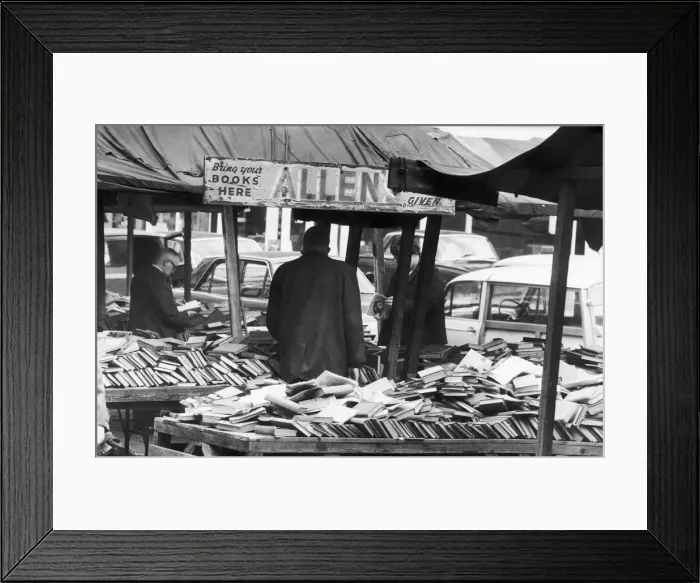 Framed Print : Lunch time loiters at Allens book stall at Shudehill Framed Print : Lunch time loiters at Allens book stall at Shudehill