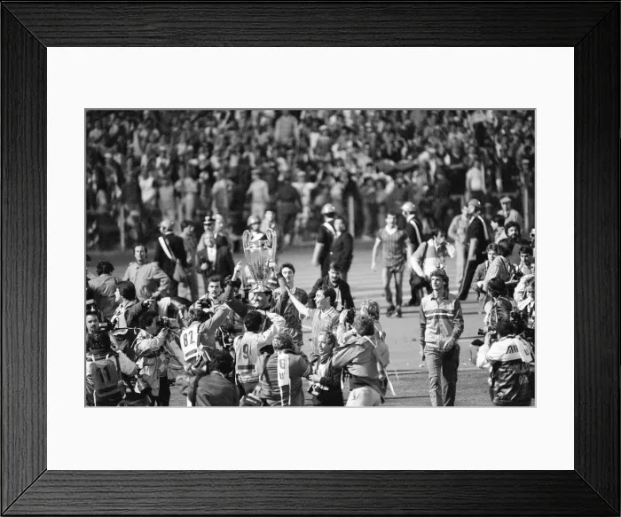 Framed Print : 1984 European Cup Final at Stadio Olimpico, Rome. Liverpool 1-1 As Roma Framed Print : 1984 European Cup Final at Stadio Olimpico, Rome. Liverpool 1-1 As Roma