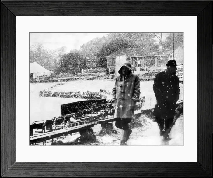 Framed Print : County cricket between between Derbyshire and Lancashire at Buxton Framed Print : County cricket between between Derbyshire and Lancashire at Buxton