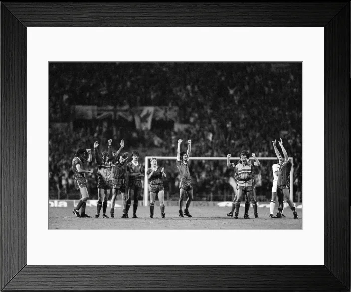 Framed Print : 1984 European Cup Final at Stadio Olimpico, Rome. Liverpool 1-1 As Roma Framed Print : 1984 European Cup Final at Stadio Olimpico, Rome. Liverpool 1-1 As Roma