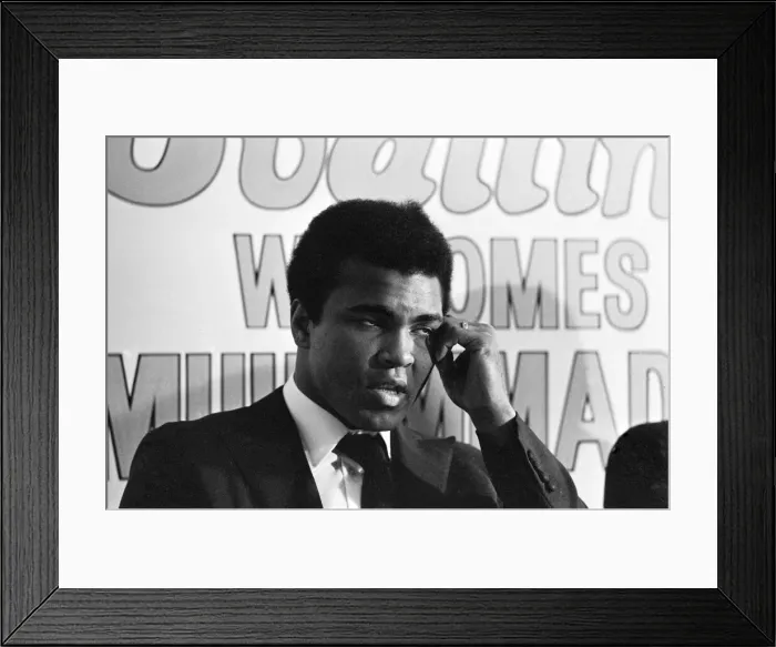 Framed Print : Muhammad Ali visits the co-op and Birmingham New Street railway station during his