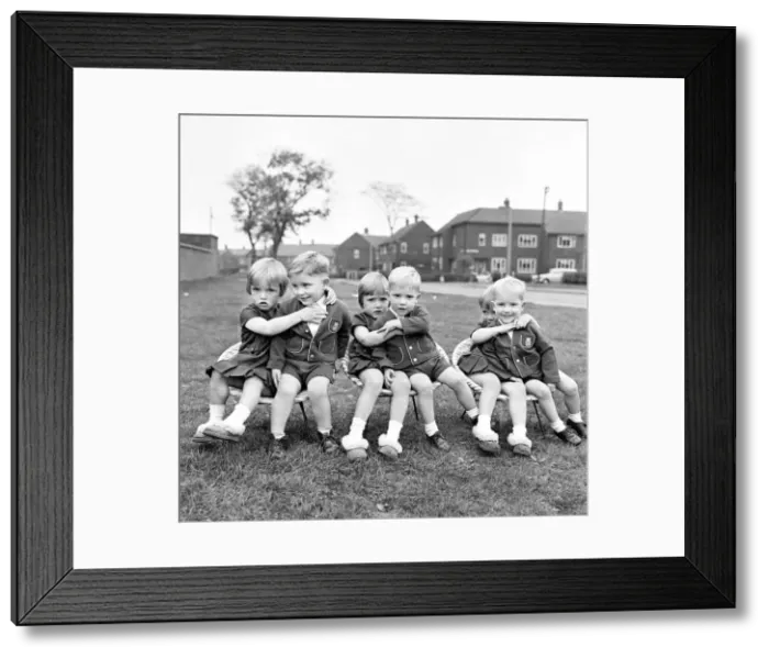 Framed Print : The Hatton triplets from Manchester, Deborah, Sharon and Allison with the Quilty triplets Framed Print : The Hatton triplets from Manchester, Deborah, Sharon and Allison with the Quilty triplets