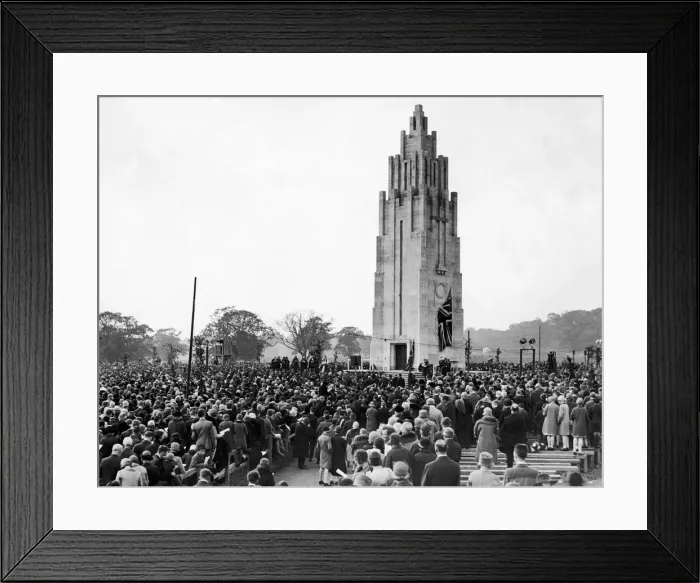 Framed Print : Crowds gather at Coventry war memorial in Coventry, West Midlands (formerly Warwickshire) Framed Print : Crowds gather at Coventry war memorial in Coventry, West Midlands (formerly Warwickshire)