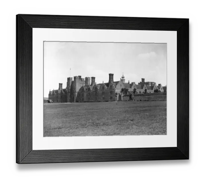 Framed Print : Knole House, English country house in Sevenoaks, west Kent. Circa 1920 Framed Print : Knole House, English country house in Sevenoaks, west Kent. Circa 1920