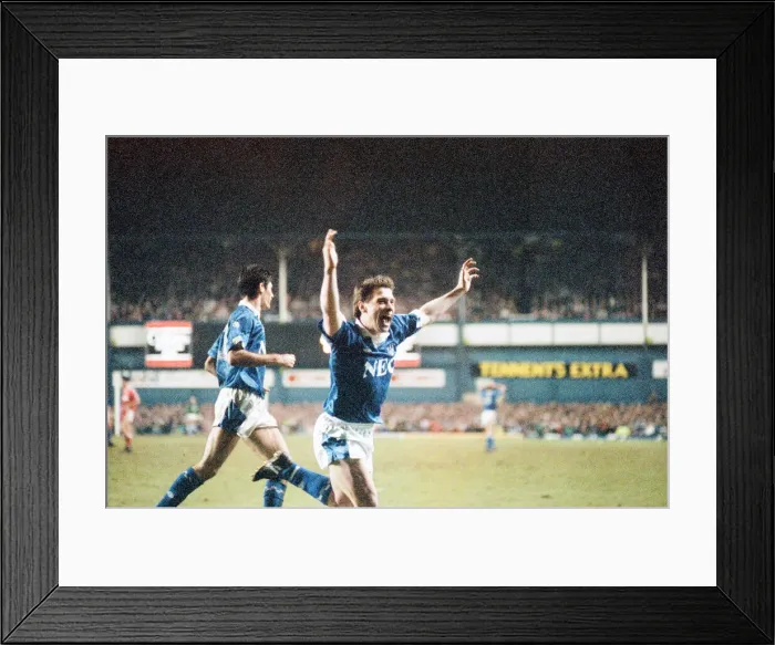 Framed Print : Action from the FA cup fourth round match replay between Everton Framed Print : Action from the FA cup fourth round match replay between Everton