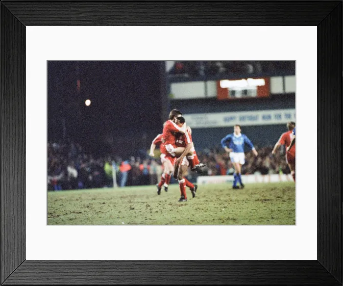 Framed Print : Action from the FA cup fourth round match replay between Everton Framed Print : Action from the FA cup fourth round match replay between Everton