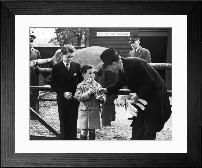 Framed Print : Young Robert (left) and Edward Kennedy, sons of the American Ambasador to Britain Joseph Framed Print : Young Robert (left) and Edward Kennedy, sons of the American Ambasador to Britain Joseph