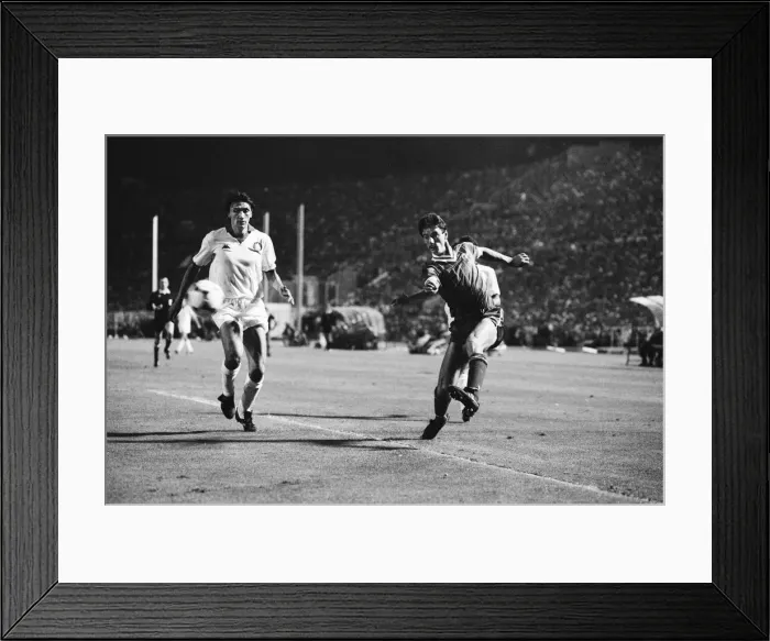Framed Print : 1984 European Cup Final at Stadio Olimpico, Rome. Liverpool 1-1 As Roma Framed Print : 1984 European Cup Final at Stadio Olimpico, Rome. Liverpool 1-1 As Roma