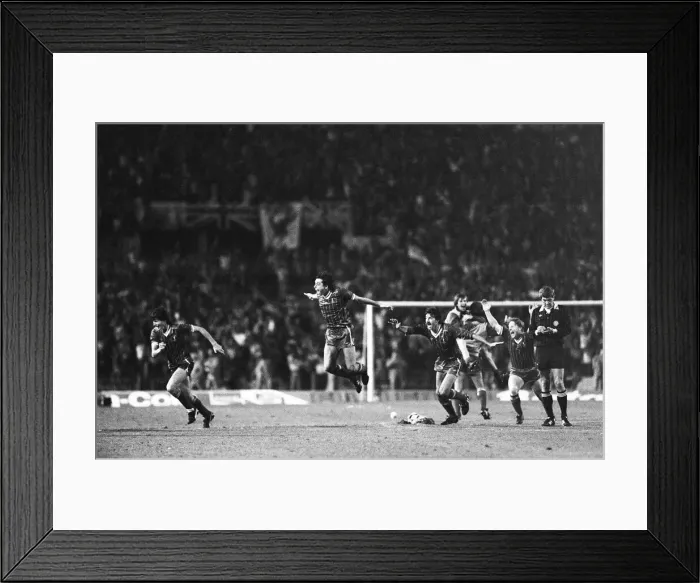 Framed Print : 1984 European Cup Final at Stadio Olimpico, Rome. Liverpool 1-1 As Roma Framed Print : 1984 European Cup Final at Stadio Olimpico, Rome. Liverpool 1-1 As Roma