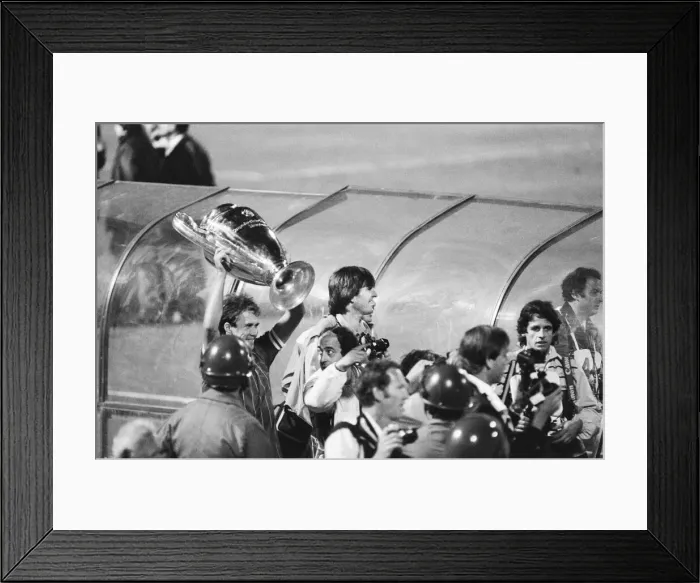 Framed Print : 1984 European Cup Final at Stadio Olimpico, Rome. Liverpool 1-1 As Roma Framed Print : 1984 European Cup Final at Stadio Olimpico, Rome. Liverpool 1-1 As Roma