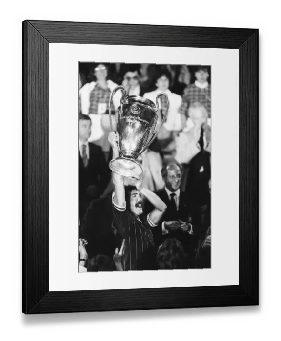 Framed Print : 1984 European Cup Final at Stadio Olimpico, Rome. Liverpool 1-1 As Roma Framed Print : 1984 European Cup Final at Stadio Olimpico, Rome. Liverpool 1-1 As Roma