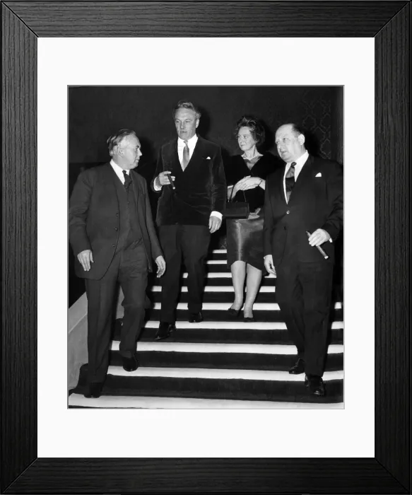 Framed Print : Hugh Cudlipp, Chairman of the Mirror Group of Newspapers (2nd Left) Framed Print : Hugh Cudlipp, Chairman of the Mirror Group of Newspapers (2nd Left)