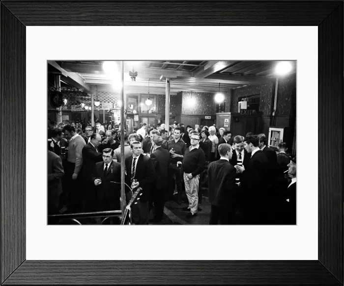 Framed Print : Scenes in an East End Pub. 1st July 1963 Framed Print : Scenes in an East End Pub. 1st July 1963