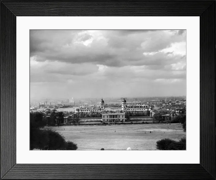 Framed Print : The Greenwich Royal Hospital was established in 1694 by Royal Charter for the relief Framed Print : The Greenwich Royal Hospital was established in 1694 by Royal Charter for the relief