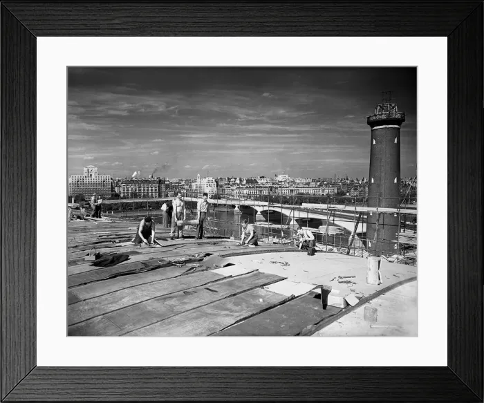 Framed Print : 1951 South Bank Exhibition Site. Plasterers at work preparing roof of the Concert Hall Framed Print : 1951 South Bank Exhibition Site. Plasterers at work preparing roof of the Concert Hall