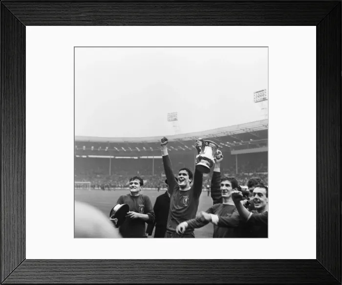 Framed Print : Liverpool 2 v Leeds United 1, FA Cup Final at Wembley Stadium Framed Print : Liverpool 2 v Leeds United 1, FA Cup Final at Wembley Stadium