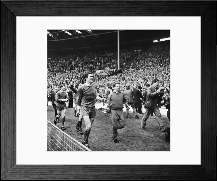 Framed Print : Liverpool 2 v Leeds United 1, FA Cup Final at Wembley Stadium Framed Print : Liverpool 2 v Leeds United 1, FA Cup Final at Wembley Stadium