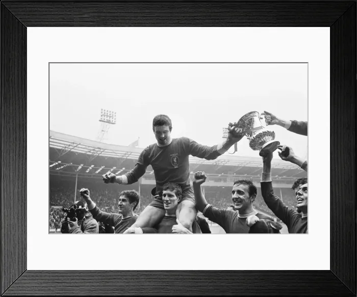 Framed Print : Liverpool 2 v Leeds United 1, FA Cup Final at Wembley Stadium Framed Print : Liverpool 2 v Leeds United 1, FA Cup Final at Wembley Stadium