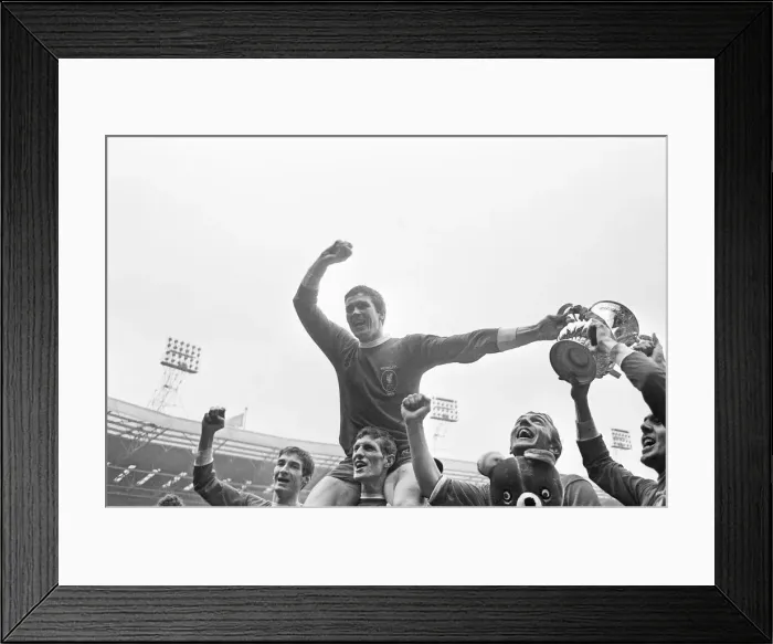 Framed Print : FA Cup Final at Wembley Stadium. Liverpool 2 v Leeds United 1 Framed Print : FA Cup Final at Wembley Stadium. Liverpool 2 v Leeds United 1