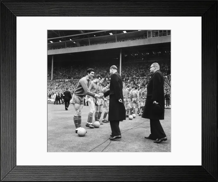Framed Print : Liverpool 2 v Leeds United 1, FA Cup Final at Wembley Stadium Framed Print : Liverpool 2 v Leeds United 1, FA Cup Final at Wembley Stadium