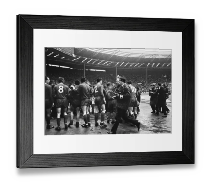 Framed Print : Liverpool 2 v Leeds United 1, FA Cup Final at Wembley Stadium Framed Print : Liverpool 2 v Leeds United 1, FA Cup Final at Wembley Stadium