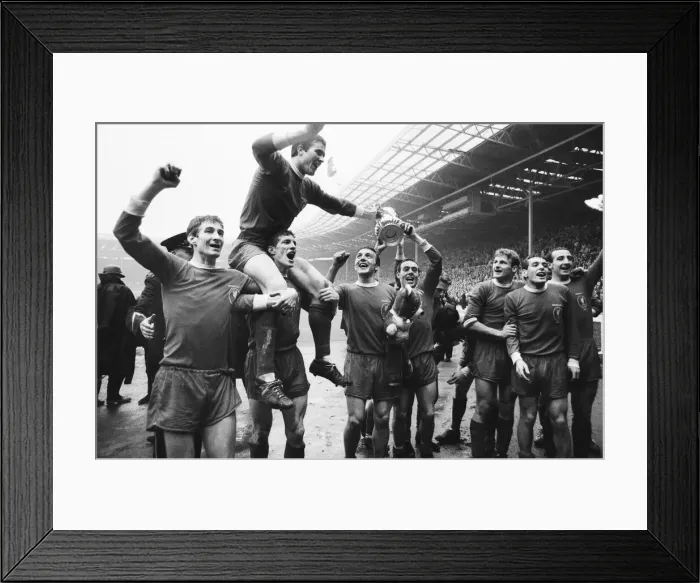 Framed Print : FA Cup Final at Wembley Stadium, Liverpool 2 v Leeds United 1 Framed Print : FA Cup Final at Wembley Stadium, Liverpool 2 v Leeds United 1