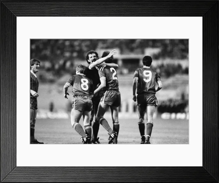 Framed Print : 1984 European Cup Final at Stadio Olimpico, Rome. Liverpool 1 v AS Roma 1