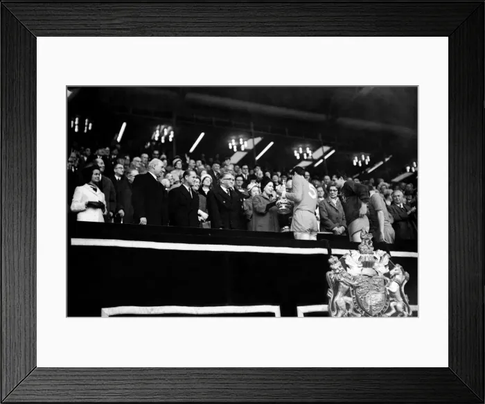 Framed Print : FA Cup Final at Wembley Stadium. Liverpool 2 v Leeds United 1 Framed Print : FA Cup Final at Wembley Stadium. Liverpool 2 v Leeds United 1
