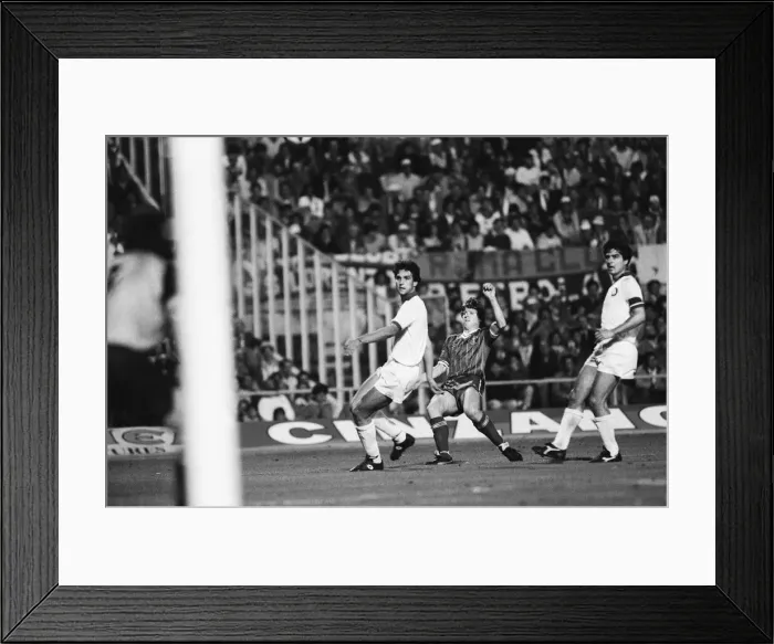 Framed Print : 1984 European Cup Final at Stadio Olimpico, Rome. Liverpool 1-1 As Roma Framed Print : 1984 European Cup Final at Stadio Olimpico, Rome. Liverpool 1-1 As Roma