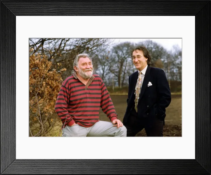 Framed Print : Dr David Bellamy talks to Brendan Quayle on 20th January 1992 Framed Print : Dr David Bellamy talks to Brendan Quayle on 20th January 1992
