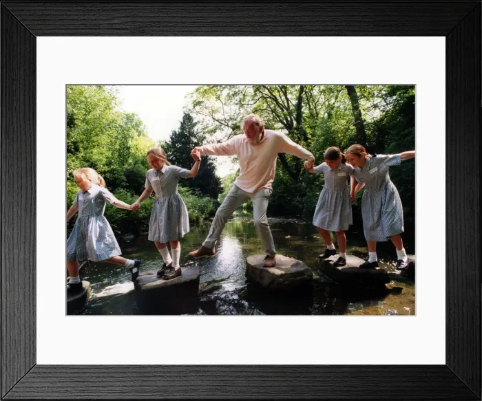 Framed Print : David Bellamy in Jesmond Dene meeting and talking to children for Wildlife week on 10th Framed Print : David Bellamy in Jesmond Dene meeting and talking to children for Wildlife week on 10th