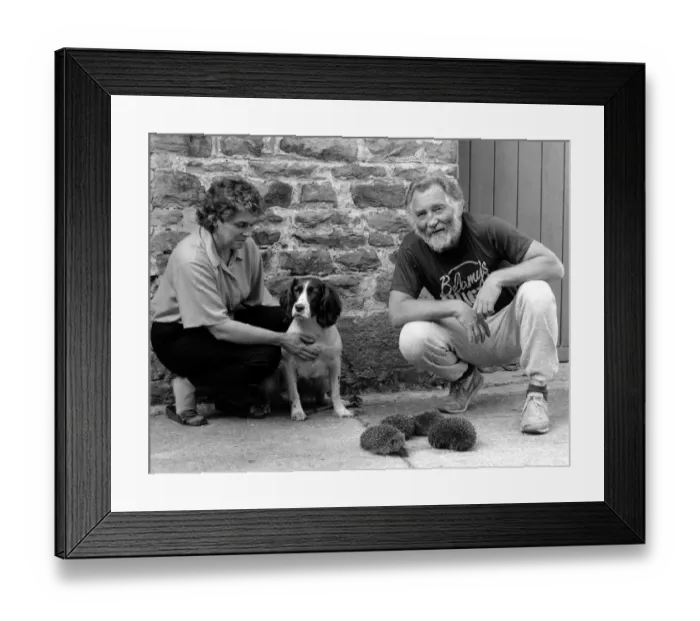 Framed Print : TV naturalist David Bellamy (right) with Judith Foster and her dog Lady on 30th September